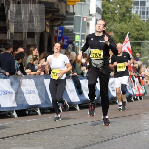 13.09.2026 - 21. swb-Marathon Bremen Strokosch-Dieckow http://msf.ph/oto/10346124 13.09.2026 10:53:01 Ziel 10193, 10339, 10652, 10734, 10812, 10827, 10906, 11002, 11038, 11109, 11144, 11350, 11362, 11597, 12338, 12361, 12399, 12439, 12533, 10284, 10448, 10585, 11012, 11282, 12170, 12398, 12461 meine-sportfotos.de