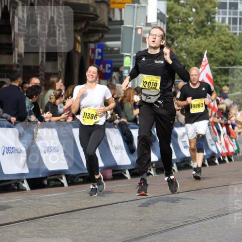 13.09.2026 - 21. swb-Marathon Bremen Strokosch-Dieckow http://msf.ph/oto/10346138 13.09.2026 10:53:01 Ziel 10193, 10339, 10652, 10734, 10812, 10827, 10906, 11002, 11038, 11109, 11144, 11350, 11362, 11597, 12338, 12361, 12399, 12439, 12533, 10284, 10448, 10585, 11012, 11282, 12170, 12398, 12461 meine-sportfotos.de