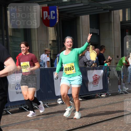 13.09.2026 - 21. swb-Marathon Bremen Strokosch-Dieckow http://msf.ph/oto/10346173 13.09.2026 11:10:05 Ziel 10002, 10169, 10247, 10361, 10362, 10422, 10706, 10719, 10768, 10791, 10890, 10963, 11080, 11283, 11298, 11300, 11382, 11725, 11732, 11933, 11957, 11982, 12117, 12183, 12227, 12293, 12454, 12550, 10299, 10435, 10645, 10737, 10751, 11119, 11383, 11437, 11441, 12207, 12449 meine-sportfotos.de