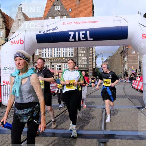 13.09.2026 - 21. swb-Marathon Bremen Tim E. http://msf.ph/oto/10346187 13.09.2026 11:16:34 Ziel 10242, 11026, 11081, 11139, 11181, 11200, 11264, 11385, 11448, 11573, 11768, 12057, 12151, 12539, 13508 meine-sportfotos.de
