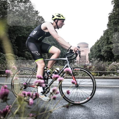 13.09.2026 - Stadtparktriathlon H.Heesch http://msf.ph/oto/10346208 13.09.2026 11:01:21 Radfahren 542, 676, 1798 meine-sportfotos.de