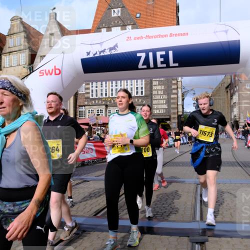 13.09.2026 - 21. swb-Marathon Bremen Tim E. http://msf.ph/oto/10346209 13.09.2026 11:16:34 Ziel 10242, 11026, 11081, 11139, 11181, 11200, 11264, 11385, 11448, 11573, 11768, 12057, 12151, 12539, 13508 meine-sportfotos.de