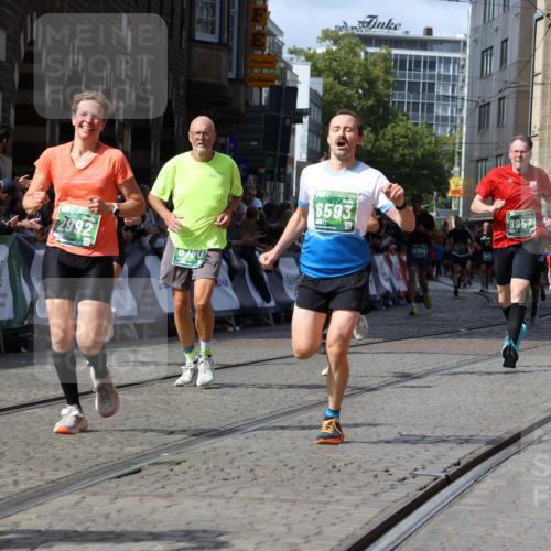 13.09.2026 - 21. swb-Marathon Bremen Strokosch-Dieckow http://msf.ph/oto/10346211 13.09.2026 13:32:29 Ziel 287, 1369, 2310, 2934, 3650, 3922, 3946, 4057, 4566, 4797, 4979, 5628, 6116, 6258, 6475, 6857, 6875, 7182, 7526, 7553, 7818, 8610, 8632, 9198, 9394, 9640, 13029, 13182, 1437, 1687, 2611, 2992, 3354, 3878, 3895, 4323, 4862, 5398, 5657, 6583, 6718, 6760, 7016, 7466, 7758, 7990, 8344, 8957, 9175 meine-sportfotos.de
