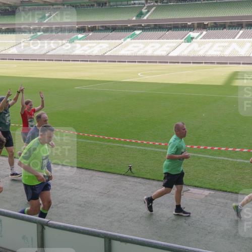 13.09.2026 - 21. swb-Marathon Bremen Michael Burmester http://msf.ph/oto/10346218 13.09.2026 13:34:13 Laufen im Stadion 155, 170, 193, 368, 428, 594, 679, 709, 765, 916, 1001, 1026, 1048, 1051, 1098, 1280, 1321, 1444, 1553, 1557, 1560, 1591, 1592, 1607, 1661, 1703, 1760, 1772, 1784, 1827, 1992, 1996, 2077, 2132, 2226, 2338, 2399, 2400, 2451, 2479, 2511, 2515, 2543, 2616, 2630, 2641, 2718, 2735, 2757, 2787, 2791, 2982, 3014, 3179, 3191, 3345, 3443, 3503, 3547, 3577, 3601, 3614, 3660, 3708, 3709, 3720, 3797, 3875, 3901, 3904, 3911, 3914, 3952, 4001, 4014, 4500, 4561, 5151 meine-sportfotos.de
