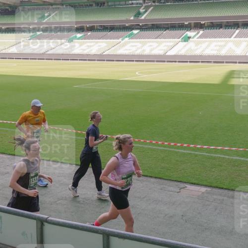 13.09.2026 - 21. swb-Marathon Bremen Michael Burmester http://msf.ph/oto/10346252 13.09.2026 13:34:18 Laufen im Stadion 155, 170, 193, 368, 428, 594, 679, 709, 765, 916, 1001, 1026, 1048, 1051, 1098, 1280, 1321, 1396, 1444, 1553, 1557, 1560, 1591, 1592, 1607, 1661, 1703, 1760, 1772, 1784, 1827, 1992, 1996, 2077, 2132, 2226, 2335, 2338, 2399, 2400, 2451, 2479, 2511, 2515, 2543, 2616, 2630, 2641, 2718, 2735, 2757, 2787, 2791, 2982, 3179, 3191, 3345, 3443, 3503, 3547, 3577, 3601, 3614, 3660, 3708, 3709, 3720, 3797, 3875, 3901, 3904, 3911, 3914, 3952, 4001, 4014, 4500, 4546, 4561, 5151 meine-sportfotos.de