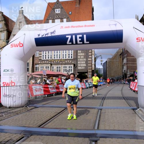 13.09.2026 - 21. swb-Marathon Bremen Tim E. http://msf.ph/oto/10346265 13.09.2026 11:16:42 Ziel 10242, 11026, 11181, 11200, 11264, 11274, 11385, 11448, 11573, 12057, 12102, 12539 meine-sportfotos.de
