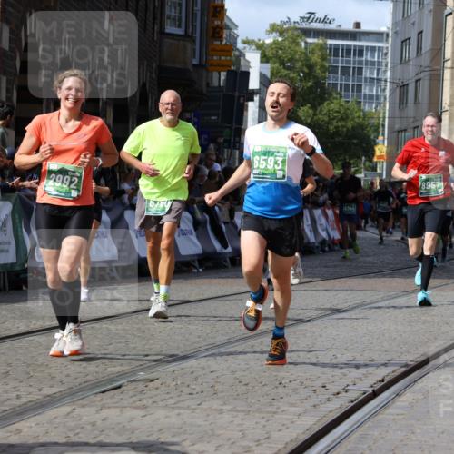 13.09.2026 - 21. swb-Marathon Bremen Strokosch-Dieckow http://msf.ph/oto/10346280 13.09.2026 13:32:29 Ziel 287, 1369, 2310, 2934, 3650, 3922, 3946, 4057, 4566, 4797, 4979, 5628, 6116, 6258, 6475, 6857, 6875, 7182, 7526, 7553, 7818, 8610, 8632, 9198, 9394, 9640, 13029, 13182, 1437, 1687, 2611, 2992, 3354, 3878, 3895, 4323, 4862, 5398, 5657, 6583, 6718, 6760, 7016, 7466, 7758, 7990, 8344, 8957, 9175 meine-sportfotos.de