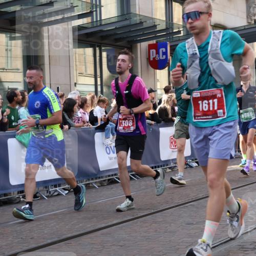 13.09.2026 - 21. swb-Marathon Bremen Strokosch-Dieckow http://msf.ph/oto/10346281 13.09.2026 13:30:13 Ziel 625, 800, 834, 1067, 1926, 2265, 2369, 2452, 2723, 2900, 3163, 3164, 3425, 4058, 4206, 4332, 4342, 4415, 4425, 4748, 4757, 5506, 5551, 6134, 6343, 6347, 6523, 6988, 7253, 7567, 7645, 7821, 8090, 8105, 8116, 8117, 8169, 8314, 8494, 8762, 8878, 8966, 9011, 9015, 9108, 9412, 9692, 9695, 9699, 9825, 13090, 109, 454, 881, 1173, 1205, 1308, 1611, 1653, 1759, 1780, 1848, 1909, 1938, 2126, 2364, 3190, 3908, 4524, 4763, 5039, 5198, 5348, 5615, 5631, 6225, 6720, 8267 meine-sportfotos.de