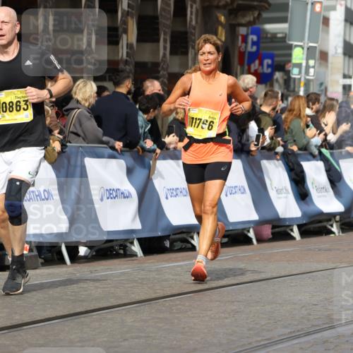 13.09.2026 - 21. swb-Marathon Bremen Strokosch-Dieckow http://msf.ph/oto/10346305 13.09.2026 10:53:05 Ziel 10193, 10304, 10339, 10652, 10734, 10827, 10906, 11002, 11038, 11109, 11144, 11362, 11597, 12019, 12338, 12399, 10448, 10585, 10780, 11012, 12040, 12170, 12275, 12398, 12461 meine-sportfotos.de