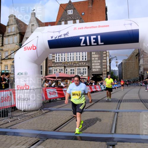 13.09.2026 - 21. swb-Marathon Bremen Tim E. http://msf.ph/oto/10346312 13.09.2026 11:16:43 Ziel 10242, 11181, 11200, 11264, 11274, 11385, 11448, 11573, 12057, 12102, 12539 meine-sportfotos.de