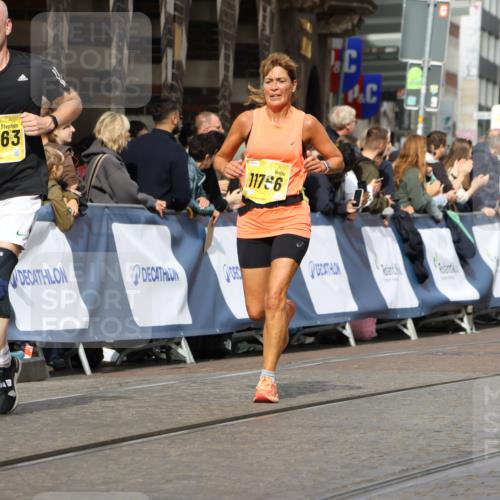 13.09.2026 - 21. swb-Marathon Bremen Strokosch-Dieckow http://msf.ph/oto/10346323 13.09.2026 10:53:05 Ziel 10193, 10304, 10339, 10652, 10734, 10827, 10906, 11002, 11038, 11109, 11144, 11362, 11597, 12019, 12338, 12399, 10448, 10585, 10780, 11012, 12040, 12170, 12275, 12398, 12461 meine-sportfotos.de