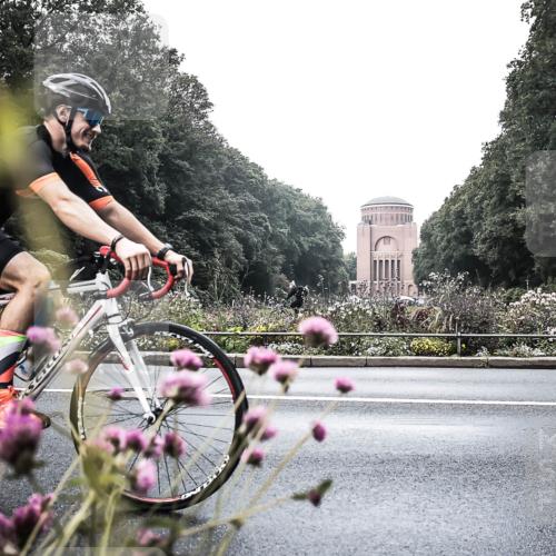 13.09.2026 - Stadtparktriathlon H.Heesch http://msf.ph/oto/10346388 13.09.2026 11:03:04 Radfahren 666, 708 meine-sportfotos.de