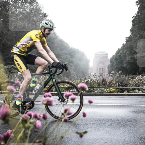 13.09.2026 - Stadtparktriathlon H.Heesch http://msf.ph/oto/10346416 13.09.2026 09:50:50 Radfahren 271, 310 meine-sportfotos.de