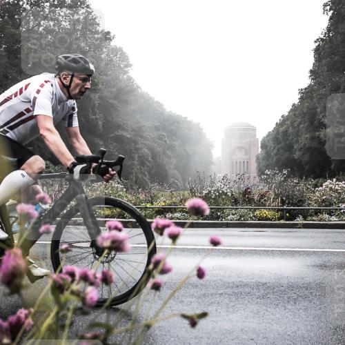 13.09.2026 - Stadtparktriathlon H.Heesch http://msf.ph/oto/10346428 13.09.2026 09:50:58 Radfahren 285, 293 meine-sportfotos.de