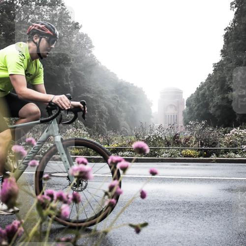 13.09.2026 - Stadtparktriathlon H.Heesch http://msf.ph/oto/10346432 13.09.2026 09:51:01 Radfahren 217, 227, 285, 293 meine-sportfotos.de
