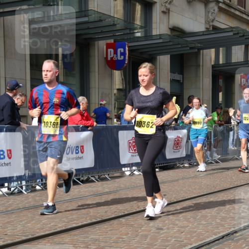 13.09.2026 - 21. swb-Marathon Bremen Strokosch-Dieckow http://msf.ph/oto/10346469 13.09.2026 11:10:12 Ziel 10002, 10169, 10247, 10361, 10362, 10422, 10706, 10719, 10768, 10791, 10890, 11080, 11283, 11298, 11300, 11309, 11382, 11583, 11725, 11736, 11957, 11982, 12183, 12227, 12454, 12550, 10299, 10435, 10751, 10963, 11119, 11383, 11437, 11441, 11732, 11933, 12117, 12207, 12293 meine-sportfotos.de