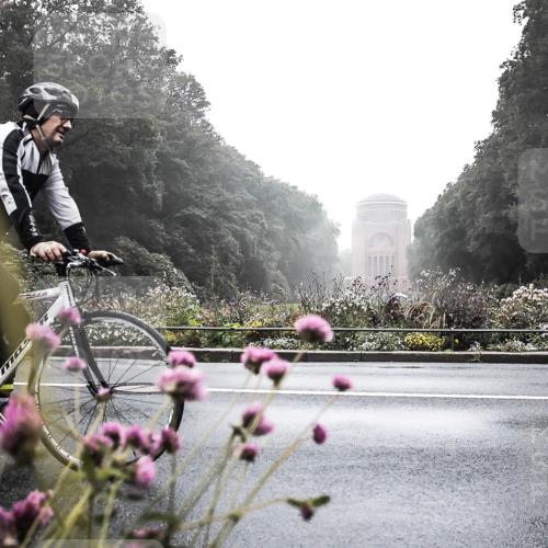 13.09.2026 - Stadtparktriathlon H.Heesch http://msf.ph/oto/10346479 13.09.2026 09:51:39 Radfahren 262, 264, 296, 313 meine-sportfotos.de