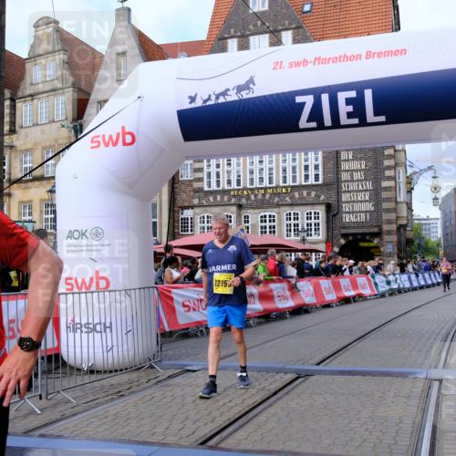 13.09.2026 - 21. swb-Marathon Bremen Tim E. http://msf.ph/oto/10346488 13.09.2026 11:16:54 Ziel 11274, 12102, 12158 meine-sportfotos.de