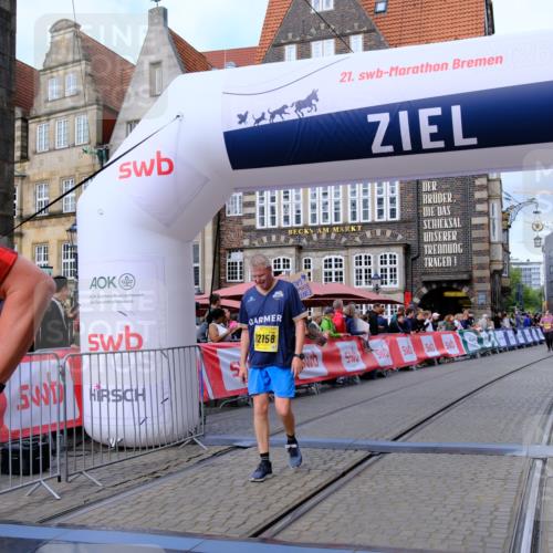 13.09.2026 - 21. swb-Marathon Bremen Tim E. http://msf.ph/oto/10346496 13.09.2026 11:16:54 Ziel 11274, 12102, 12158 meine-sportfotos.de