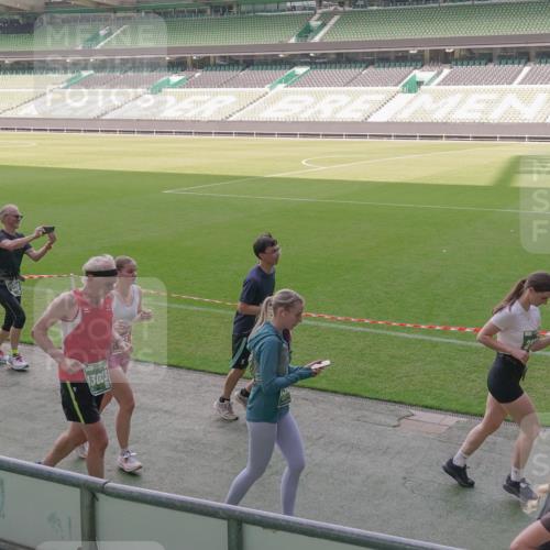13.09.2026 - 21. swb-Marathon Bremen Michael Burmester http://msf.ph/oto/10346522 13.09.2026 13:34:59 Laufen im Stadion 170, 193, 368, 428, 462, 496, 657, 679, 709, 916, 1026, 1048, 1098, 1280, 1321, 1396, 1444, 1553, 1557, 1560, 1607, 1661, 1703, 1726, 1760, 1772, 1784, 1827, 1965, 1974, 1977, 1992, 1996, 2335, 2338, 2451, 2479, 2511, 2515, 2543, 2578, 2641, 2650, 2735, 2757, 2787, 2789, 2791, 2894, 3090, 3179, 3191, 3345, 3406, 3443, 3472, 3503, 3547, 3555, 3577, 3660, 3708, 3709, 3720, 3801, 3875, 3904, 3911, 3914, 3952, 4001, 4014, 4200, 4290, 4500, 4546, 4561, 4880, 4967, 5000, 5151, 5818 meine-sportfotos.de