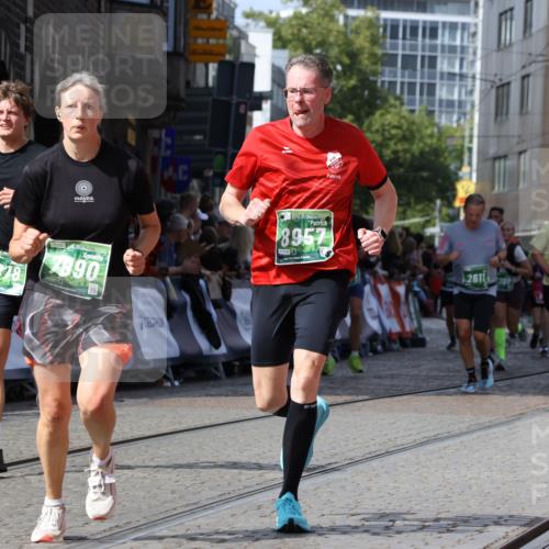 13.09.2026 - 21. swb-Marathon Bremen Strokosch-Dieckow http://msf.ph/oto/10346533 13.09.2026 13:32:31 Ziel 287, 1369, 2310, 2934, 3650, 3922, 4057, 4566, 4655, 4797, 5628, 6116, 6258, 6475, 6857, 6875, 7150, 7182, 7526, 7553, 7572, 7818, 8632, 9198, 9283, 9394, 9640, 13029, 13182, 1437, 2611, 3354, 3878, 3895, 4323, 4862, 5398, 5581, 5657, 6583, 6718, 6760, 7016, 7466, 7758, 7990, 8344, 8367, 8957, 9175 meine-sportfotos.de
