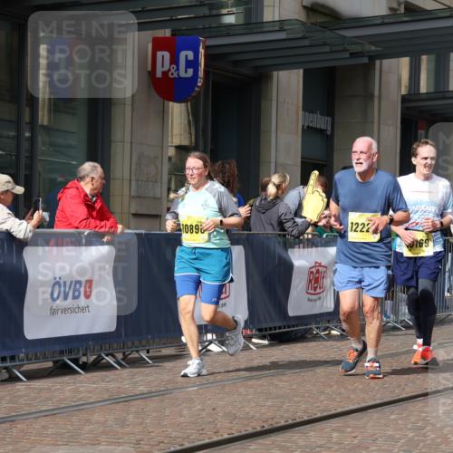 13.09.2026 - 21. swb-Marathon Bremen Strokosch-Dieckow http://msf.ph/oto/10346538 13.09.2026 11:10:13 Ziel 10002, 10169, 10247, 10361, 10362, 10422, 10706, 10719, 10768, 10791, 10890, 11080, 11283, 11298, 11300, 11309, 11382, 11583, 11725, 11736, 11846, 11957, 11982, 12183, 12227, 12454, 12550, 10299, 10435, 10751, 10963, 11119, 11383, 11441, 11725, 11732, 11933, 12117, 12207, 12293 meine-sportfotos.de