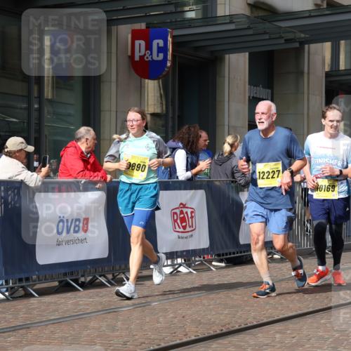 13.09.2026 - 21. swb-Marathon Bremen Strokosch-Dieckow http://msf.ph/oto/10346558 13.09.2026 11:10:14 Ziel 10002, 10169, 10247, 10361, 10362, 10422, 10706, 10719, 10768, 10791, 10890, 11047, 11080, 11283, 11298, 11300, 11309, 11382, 11583, 11736, 11846, 11957, 11982, 12183, 12227, 12454, 12550, 10299, 10435, 10751, 10963, 11119, 11441, 11725, 11732, 11933, 12117, 12207, 12293 meine-sportfotos.de