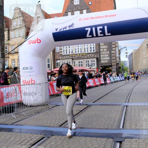 13.09.2026 - 21. swb-Marathon Bremen Tim E. http://msf.ph/oto/10346560 13.09.2026 11:17:08 Ziel 10679, 11456, 11867, 12089 meine-sportfotos.de