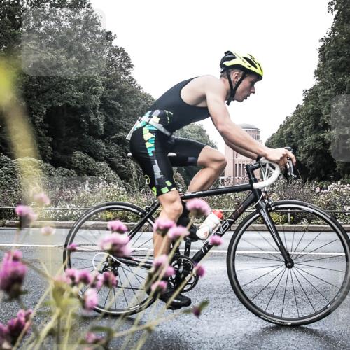 13.09.2026 - Stadtparktriathlon H.Heesch http://msf.ph/oto/10346563 13.09.2026 11:05:23 Radfahren 483, 560, 595, 598 meine-sportfotos.de