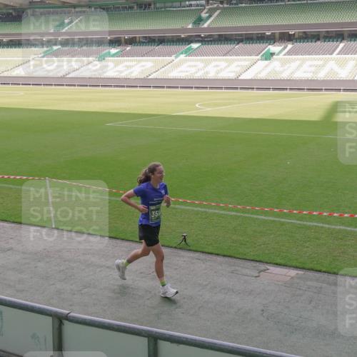 13.09.2026 - 21. swb-Marathon Bremen Michael Burmester http://msf.ph/oto/10346572 13.09.2026 13:35:09 Laufen im Stadion 170, 193, 368, 428, 462, 496, 657, 679, 709, 916, 1026, 1048, 1098, 1280, 1321, 1396, 1432, 1444, 1553, 1557, 1560, 1607, 1661, 1703, 1726, 1772, 1784, 1827, 1965, 1974, 1977, 1992, 1996, 2335, 2338, 2451, 2479, 2511, 2543, 2578, 2641, 2650, 2735, 2757, 2787, 2789, 2791, 2894, 3090, 3179, 3191, 3345, 3406, 3472, 3547, 3555, 3577, 3588, 3660, 3708, 3709, 3720, 3801, 3875, 3904, 3914, 4001, 4014, 4200, 4290, 4500, 4546, 4561, 4880, 4967, 5000, 5151, 5818 meine-sportfotos.de