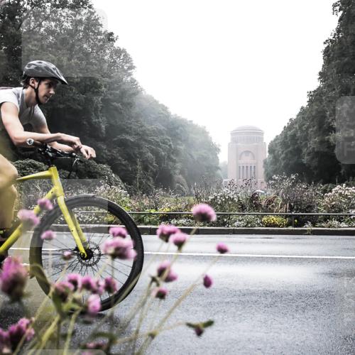 13.09.2026 - Stadtparktriathlon H.Heesch http://msf.ph/oto/10346576 13.09.2026 09:52:42 Radfahren 331, 332 meine-sportfotos.de