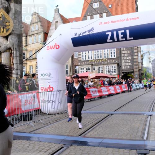 13.09.2026 - 21. swb-Marathon Bremen Tim E. http://msf.ph/oto/10346578 13.09.2026 11:17:09 Ziel 10295, 10679, 10999, 11456, 11653, 11867, 12089 meine-sportfotos.de