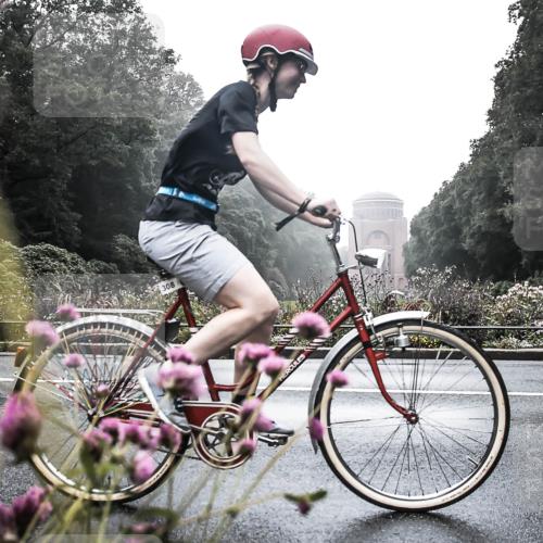 13.09.2026 - Stadtparktriathlon H.Heesch http://msf.ph/oto/10346585 13.09.2026 09:52:48 Radfahren 228, 255, 256, 308 meine-sportfotos.de