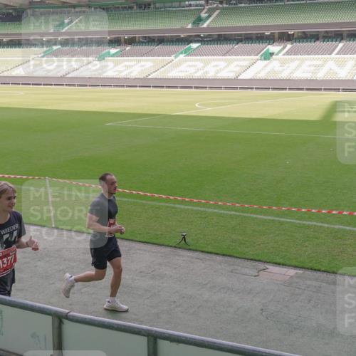 13.09.2026 - 21. swb-Marathon Bremen Michael Burmester http://msf.ph/oto/10346586 13.09.2026 13:35:12 Laufen im Stadion 170, 193, 368, 428, 462, 496, 657, 679, 709, 916, 1026, 1048, 1280, 1321, 1396, 1432, 1444, 1553, 1557, 1560, 1607, 1661, 1703, 1726, 1772, 1784, 1827, 1965, 1974, 1977, 1992, 1996, 2335, 2338, 2451, 2479, 2511, 2543, 2578, 2641, 2650, 2735, 2757, 2789, 2791, 2894, 2933, 3090, 3179, 3191, 3345, 3406, 3472, 3547, 3555, 3588, 3660, 3708, 3709, 3720, 3801, 3875, 3904, 3914, 4001, 4014, 4200, 4290, 4500, 4546, 4561, 4880, 4967, 5000, 5151, 5818 meine-sportfotos.de
