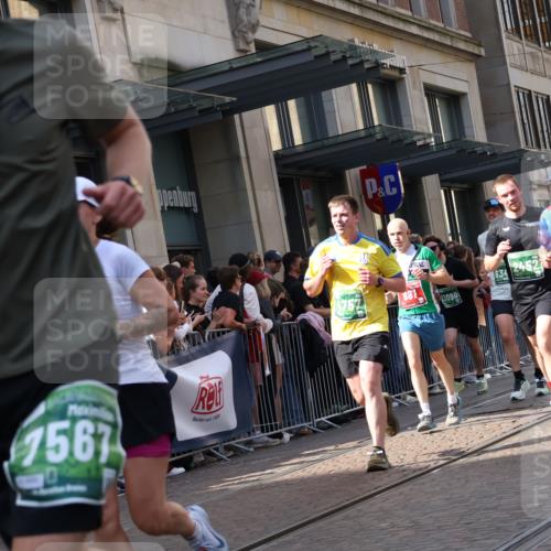 13.09.2026 - 21. swb-Marathon Bremen Strokosch-Dieckow http://msf.ph/oto/10346589 13.09.2026 13:30:21 Ziel 625, 800, 834, 1067, 1533, 1771, 1841, 1926, 1941, 2369, 2452, 2723, 2985, 3163, 3164, 3425, 4058, 4206, 4332, 4342, 4415, 4425, 4748, 4757, 4920, 5506, 5551, 5681, 5802, 5822, 5900, 6134, 6343, 6347, 6523, 6988, 7012, 7253, 7567, 7645, 7821, 8116, 8117, 8762, 8878, 8966, 9011, 9108, 9653, 9692, 9695, 9699, 9825, 13090, 881, 1308, 1611, 1653, 1909, 1938, 2126, 2265, 2364, 2900, 3190, 4763, 5039, 5198, 5348, 5615, 6225, 6720, 7821, 8090, 8169, 8314, 8494 meine-sportfotos.de