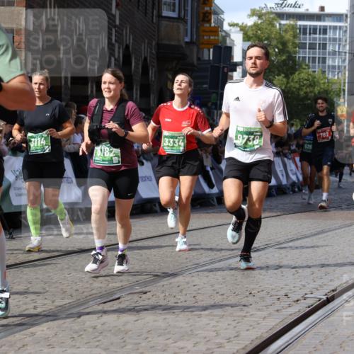 13.09.2026 - 21. swb-Marathon Bremen Strokosch-Dieckow http://msf.ph/oto/10346609 13.09.2026 13:28:10 Ziel 440, 488, 534, 762, 1456, 1932, 2686, 3013, 3135, 3480, 3576, 3970, 4106, 4133, 4265, 4496, 4593, 4744, 5462, 6067, 6468, 6522, 7042, 7138, 7358, 8188, 8351, 9067, 9145, 9494, 9727, 13069, 13198, 178, 210, 1380, 1460, 2047, 2977, 3114, 3294, 3334, 3597, 4506, 5250, 5889, 6182, 8429, 8570, 9064, 9549, 9738 meine-sportfotos.de