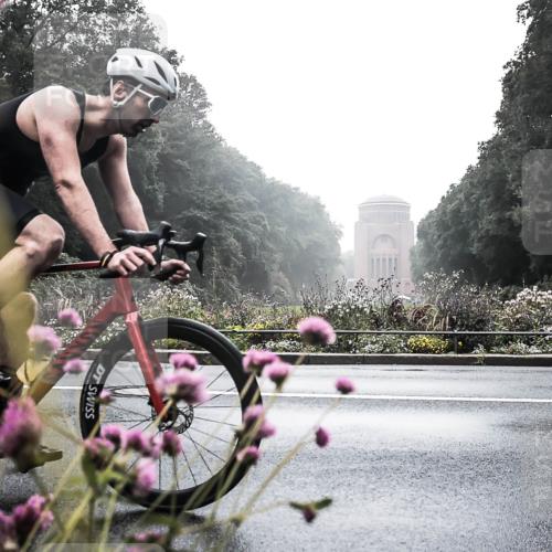 13.09.2026 - Stadtparktriathlon H.Heesch http://msf.ph/oto/10346626 13.09.2026 09:53:17 Radfahren 236, 301 meine-sportfotos.de
