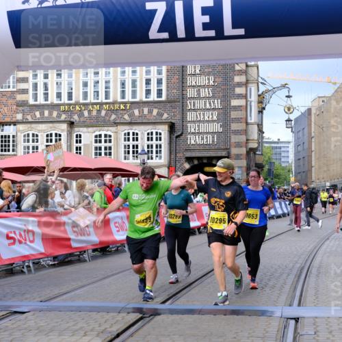 13.09.2026 - 21. swb-Marathon Bremen Tim E. http://msf.ph/oto/10346633 13.09.2026 11:17:16 Ziel 10295, 10335, 10999, 11355, 11456, 11461, 11653, 11867, 12089, 12287 meine-sportfotos.de