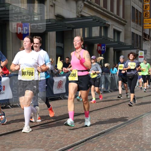 13.09.2026 - 21. swb-Marathon Bremen Strokosch-Dieckow http://msf.ph/oto/10346639 13.09.2026 11:10:15 Ziel 10002, 10169, 10247, 10361, 10362, 10422, 10706, 10719, 10768, 10791, 10890, 11047, 11080, 11283, 11298, 11300, 11309, 11327, 11382, 11583, 11736, 11846, 11957, 11982, 12183, 12227, 12454, 12550, 10299, 10362, 10435, 10751, 10963, 11119, 11382, 11441, 11725, 11732, 11933, 12117, 12207, 12293 meine-sportfotos.de