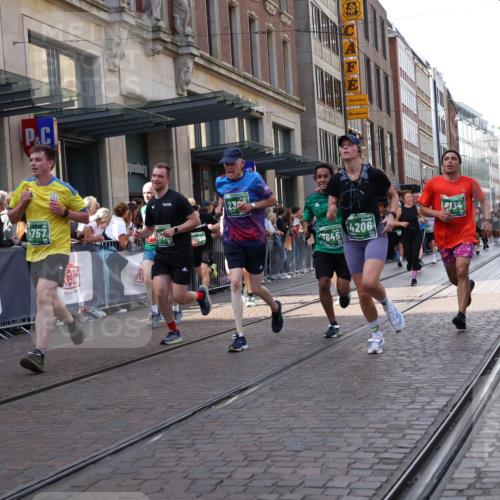 13.09.2026 - 21. swb-Marathon Bremen Strokosch-Dieckow http://msf.ph/oto/10346640 13.09.2026 13:30:22 Ziel 625, 800, 834, 1067, 1533, 1771, 1841, 1926, 1941, 2369, 2452, 2723, 2985, 3163, 3164, 3425, 4058, 4206, 4332, 4342, 4415, 4425, 4748, 4757, 4920, 5506, 5551, 5681, 5802, 5822, 5900, 6134, 6343, 6347, 6523, 6988, 7012, 7253, 7567, 7645, 8116, 8117, 8762, 8878, 8966, 9011, 9108, 9290, 9653, 9692, 9695, 9699, 9767, 9825, 13090, 881, 1308, 1611, 1909, 1938, 2126, 2265, 2364, 2900, 4763, 5039, 5348, 5615, 6225, 6720, 7821, 8090, 8169, 8314, 8494 meine-sportfotos.de