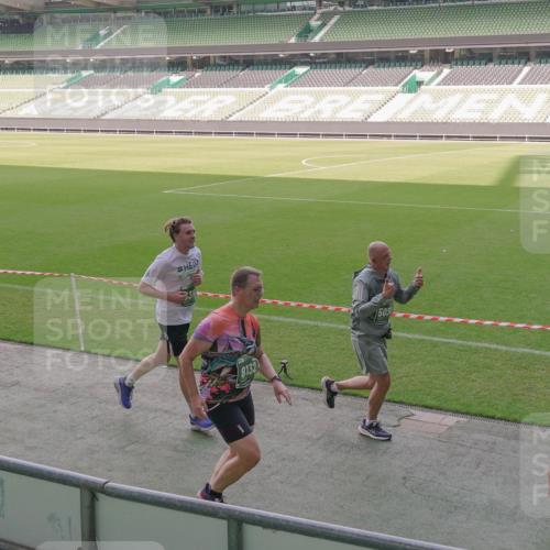 13.09.2026 - 21. swb-Marathon Bremen Michael Burmester http://msf.ph/oto/10346679 13.09.2026 13:35:23 Laufen im Stadion 170, 193, 368, 462, 496, 657, 679, 709, 916, 1015, 1026, 1280, 1321, 1396, 1432, 1444, 1553, 1560, 1607, 1703, 1726, 1772, 1784, 1827, 1965, 1974, 1977, 1992, 2335, 2338, 2451, 2511, 2578, 2650, 2688, 2735, 2789, 2791, 2894, 2933, 3090, 3161, 3179, 3191, 3345, 3406, 3463, 3472, 3498, 3547, 3555, 3573, 3588, 3660, 3708, 3709, 3720, 3801, 3904, 3914, 4014, 4145, 4200, 4290, 4500, 4546, 4561, 4880, 4967, 5000, 5151, 5332, 5818 meine-sportfotos.de