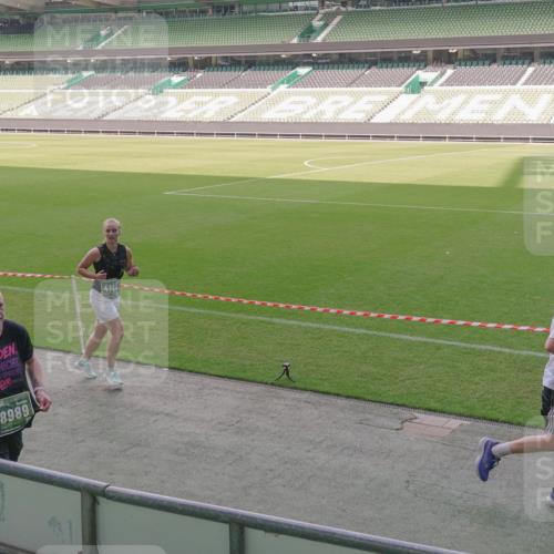 13.09.2026 - 21. swb-Marathon Bremen Michael Burmester http://msf.ph/oto/10346684 13.09.2026 13:35:24 Laufen im Stadion 170, 193, 368, 462, 496, 657, 679, 709, 916, 1015, 1026, 1280, 1321, 1396, 1432, 1444, 1553, 1560, 1607, 1703, 1726, 1772, 1784, 1827, 1965, 1974, 1977, 1992, 2335, 2338, 2451, 2511, 2578, 2650, 2688, 2735, 2789, 2791, 2894, 2933, 3090, 3161, 3179, 3191, 3345, 3406, 3463, 3472, 3498, 3547, 3555, 3573, 3588, 3660, 3708, 3709, 3720, 3801, 3904, 3914, 4014, 4145, 4200, 4290, 4500, 4546, 4561, 4880, 4967, 5000, 5151, 5332, 5818 meine-sportfotos.de