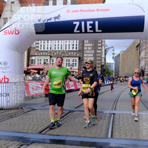 13.09.2026 - 21. swb-Marathon Bremen Tim E. http://msf.ph/oto/10346697 13.09.2026 11:17:18 Ziel 10295, 10335, 10999, 11355, 11456, 11461, 11653, 11867, 12089, 12287 meine-sportfotos.de