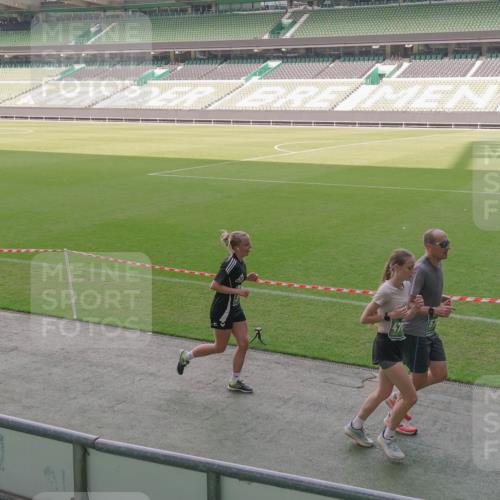 13.09.2026 - 21. swb-Marathon Bremen Michael Burmester http://msf.ph/oto/10346699 13.09.2026 13:35:27 Laufen im Stadion 170, 193, 368, 462, 491, 496, 657, 679, 709, 916, 1015, 1026, 1280, 1321, 1396, 1432, 1553, 1560, 1607, 1703, 1726, 1772, 1784, 1934, 1965, 1974, 1977, 1992, 2335, 2338, 2451, 2578, 2650, 2688, 2735, 2789, 2791, 2894, 2933, 3090, 3161, 3169, 3179, 3191, 3345, 3406, 3463, 3472, 3498, 3547, 3555, 3573, 3588, 3660, 3708, 3709, 3720, 3801, 3904, 3914, 4014, 4145, 4200, 4290, 4500, 4546, 4561, 4880, 4967, 5000, 5151, 5332, 5818 meine-sportfotos.de