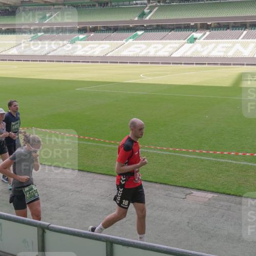 13.09.2026 - 21. swb-Marathon Bremen Michael Burmester http://msf.ph/oto/10346716 13.09.2026 13:35:30 Laufen im Stadion 170, 193, 368, 462, 491, 496, 657, 679, 709, 916, 1015, 1026, 1280, 1321, 1396, 1432, 1553, 1560, 1607, 1703, 1726, 1772, 1784, 1887, 1934, 1965, 1974, 1977, 1992, 2335, 2338, 2451, 2578, 2650, 2688, 2789, 2791, 2894, 2933, 3090, 3161, 3169, 3179, 3191, 3345, 3406, 3463, 3472, 3498, 3547, 3555, 3573, 3588, 3660, 3708, 3709, 3720, 3801, 3904, 3914, 4014, 4145, 4200, 4290, 4464, 4500, 4546, 4561, 4880, 4967, 5000, 5151, 5332, 5818 meine-sportfotos.de