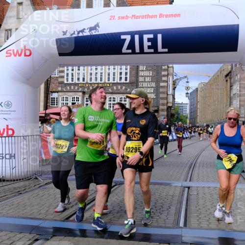 13.09.2026 - 21. swb-Marathon Bremen Tim E. http://msf.ph/oto/10346743 13.09.2026 11:17:19 Ziel 10295, 10335, 10999, 11355, 11461, 11653, 11867, 12089, 12287 meine-sportfotos.de