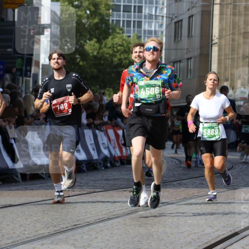 13.09.2026 - 21. swb-Marathon Bremen Strokosch-Dieckow http://msf.ph/oto/10346754 13.09.2026 13:28:12 Ziel 440, 488, 534, 762, 1343, 1456, 1932, 3135, 3480, 3576, 3970, 4106, 4133, 4265, 4496, 4744, 5462, 6067, 6468, 6522, 7042, 7138, 7358, 8188, 8351, 9067, 9145, 9494, 9727, 13069, 13198, 178, 210, 1380, 1460, 2047, 2977, 3114, 3294, 3597, 4250, 4506, 5250, 5683, 5889, 8429, 8570, 9064, 9549 meine-sportfotos.de