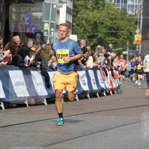 13.09.2026 - 21. swb-Marathon Bremen Strokosch-Dieckow http://msf.ph/oto/10346779 13.09.2026 10:53:15 Ziel 10304, 10714, 10734, 10827, 10863, 11038, 11238, 11282, 11386, 11575, 11766, 12019, 12338, 12369, 10448, 10757, 10780, 10821, 10886, 11168, 11379, 11590, 12040, 12056, 12275, 12308 meine-sportfotos.de