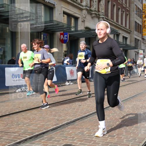 13.09.2026 - 21. swb-Marathon Bremen Strokosch-Dieckow http://msf.ph/oto/10346780 13.09.2026 11:10:18 Ziel 10002, 10169, 10247, 10422, 10461, 10462, 10706, 10719, 10768, 10791, 10890, 10911, 11047, 11283, 11298, 11300, 11309, 11327, 11513, 11583, 11736, 11846, 11957, 11982, 12183, 12227, 12454, 12550, 10299, 10361, 10362, 10706, 10751, 10963, 11080, 11119, 11382, 11725, 11732, 11933, 12117, 12207, 12293 meine-sportfotos.de