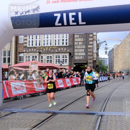 13.09.2026 - 21. swb-Marathon Bremen Tim E. http://msf.ph/oto/10346783 13.09.2026 11:17:29 Ziel 10295, 10335, 10773, 10779, 10999, 11355, 11461, 11495, 11653, 11672, 12101, 12287 meine-sportfotos.de